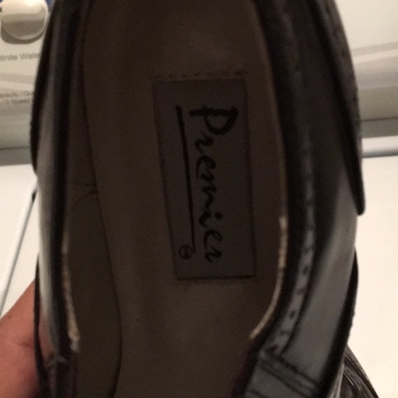 Shoes - Picture 5 of 7